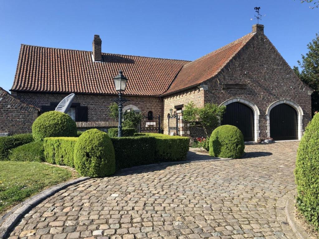 Villa de Poothoeve with Sauna and beautiful garden room 4
